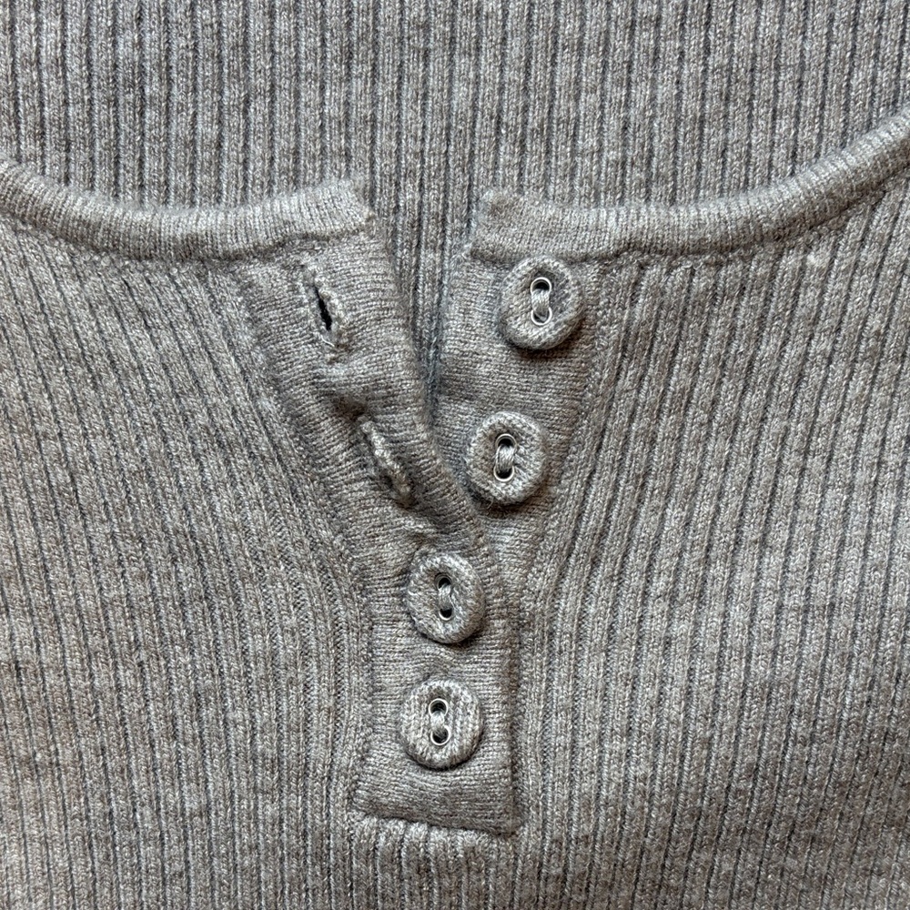 Gray Ribbed Long Sleeve Top - Picture 3 of 8